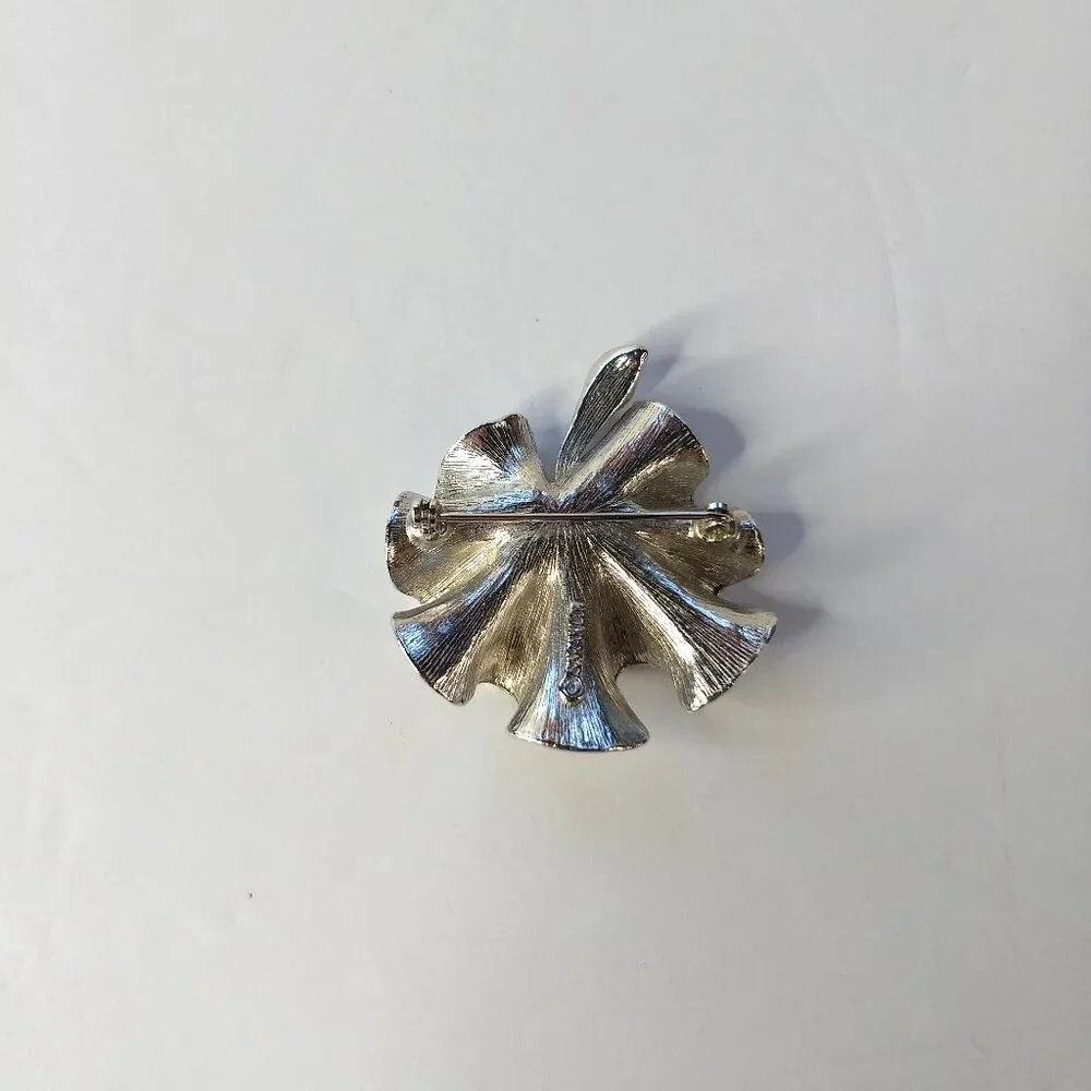 Sarah Coventry Silver Tone Rolling Leaf Pin Brooch Vintage Glam Nature